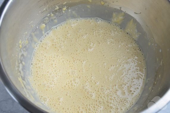 Sweet pancakes with lemon zest: photo of recipe preparation, step 5