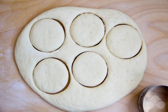 Sweet donuts without eggs: photo of recipe preparation, step 4