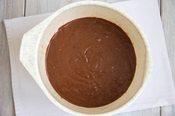 Chocolate cake with milk: photo of recipe preparation, step 3