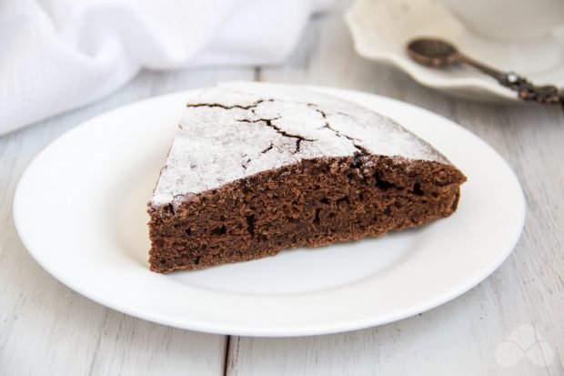 Chocolate cake with milk – a simple and delicious recipe with photos (step by step)