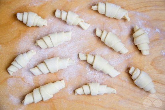 Croissants with nutella: photo of recipe preparation, step 5