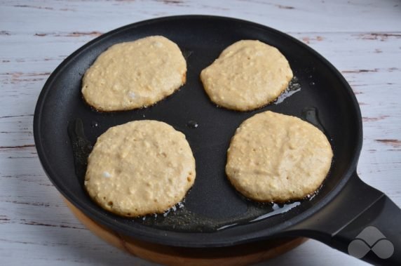 Cottage cheese pancakes with milk: photo of recipe preparation, step 5