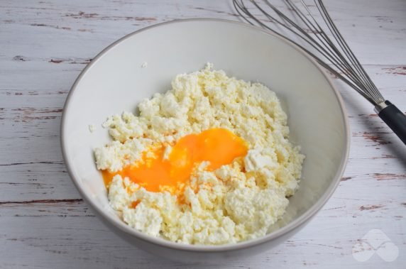 Cottage cheese pancakes with milk: photo of recipe preparation, step 1