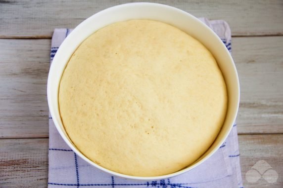 Bread rolls: photo of recipe preparation, step 2