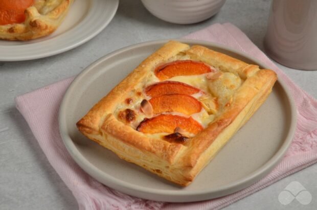 Puffs with apricots and mascarpone – a simple and delicious recipe with photos (step by step)