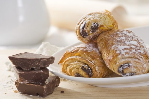 Puff pastry chocolate puffs – a simple and delicious recipe, how to cook step by step