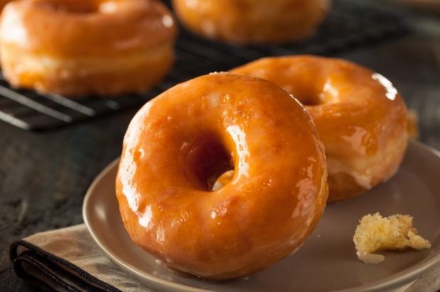 Air donuts with icing sugar – a simple and delicious recipe, how to cook step by step