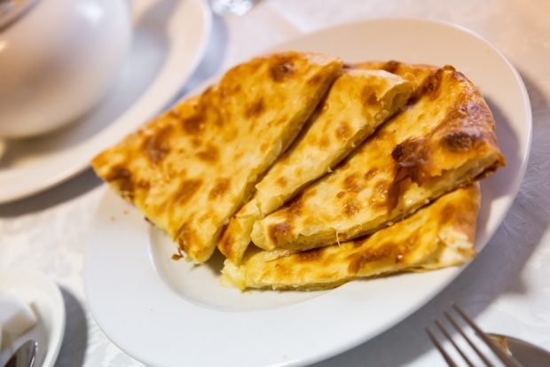 Pita bread khachapuri with cottage cheese is a simple and delicious recipe, how to cook step by step