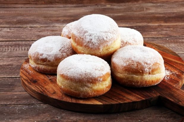 German doughnuts with stuffing – a simple and delicious recipe how to cook step by step