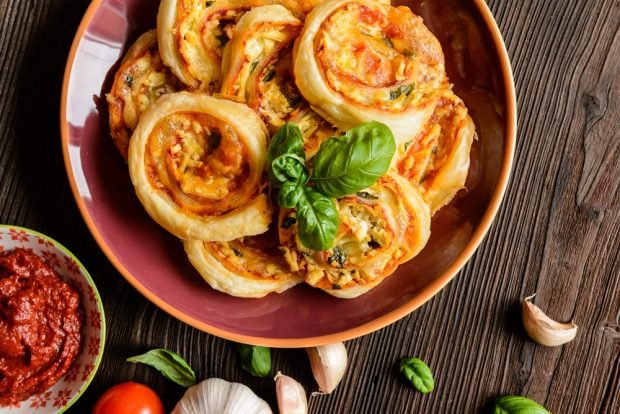 Puffs with mozzarella, tomatoes and basil – a simple and delicious recipe, how to cook step by step