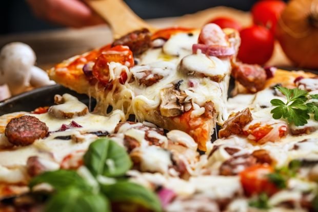 Pizza with hunting sausages is a simple and delicious recipe, how to cook step by step