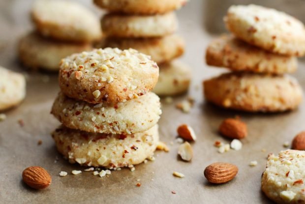 Nut cookies are a simple and delicious recipe, how to cook step by step