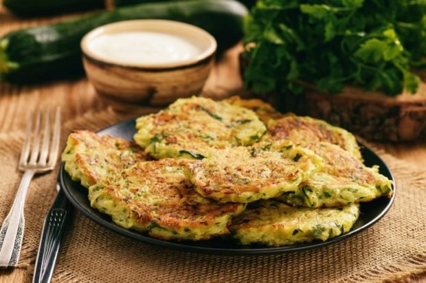 Zucchini fritters – a simple and delicious recipe, how to cook step by step