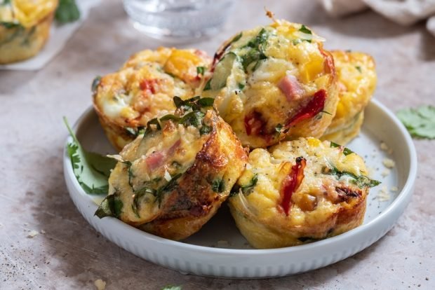 Muffins with ham and spinach are a simple and delicious recipe, how to cook step by step