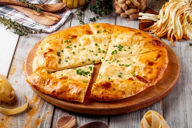 Khachapuri with suluguni and herbs in a frying pan is a simple and delicious recipe, how to cook step by step