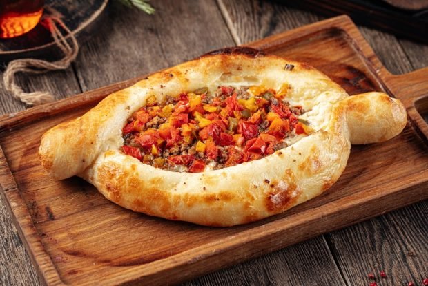 Khachapuri with minced meat and vegetables is a simple and delicious recipe, how to cook step by step