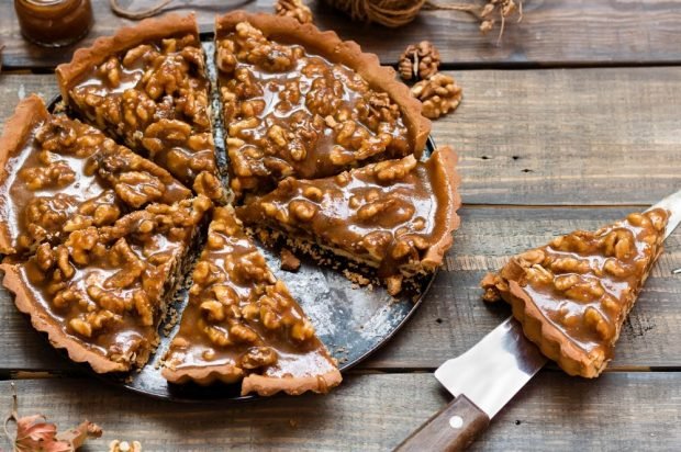 Caramel-nut pie – a simple and delicious recipe, how to cook step by step