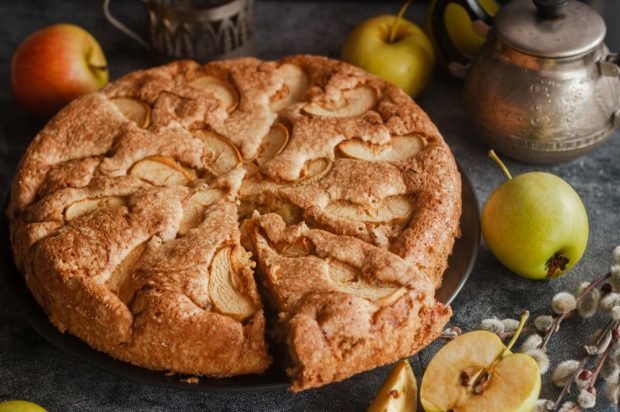 Apple charlotte without eggs – a simple and delicious recipe, how to cook step by step