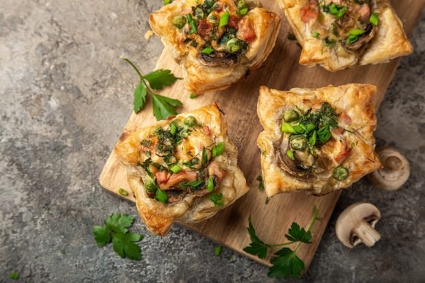 Ham, vegetables and mushrooms puffs – a simple and delicious recipe, how to cook step by step