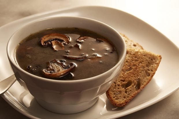 Mushroom broth in a slow cooker – a simple and delicious recipe, how to cook step by step