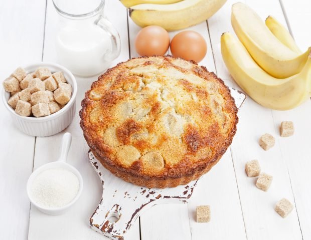 Charlotte with bananas in the oven is a simple and delicious recipe, how to cook step by step