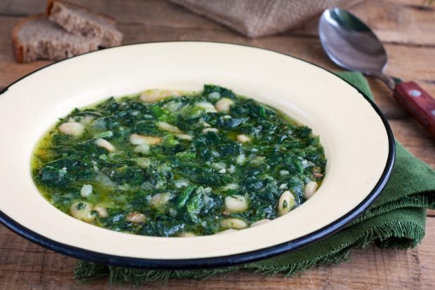 Chicken soup with beans and spinach is a simple and delicious recipe, how to cook step by step