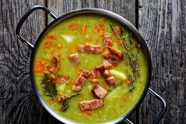 Green pea soup with bacon is a simple and delicious recipe, how to cook step by step