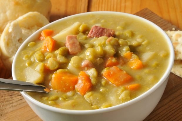 Thick pea soup in a slow cooker is a simple and delicious recipe, how to cook step by step