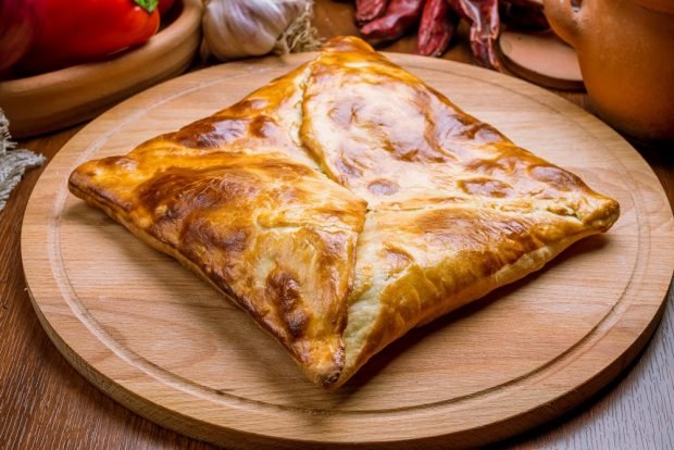 Khachapuri with ham and cheese is a simple and delicious recipe, how to cook step by step