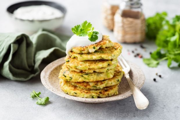 Zucchini and cheese fritters – a simple and delicious recipe, how to cook step by step