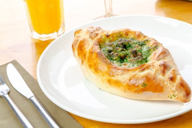 Khachapuri with mushrooms and cheese is a simple and delicious recipe, how to cook step by step