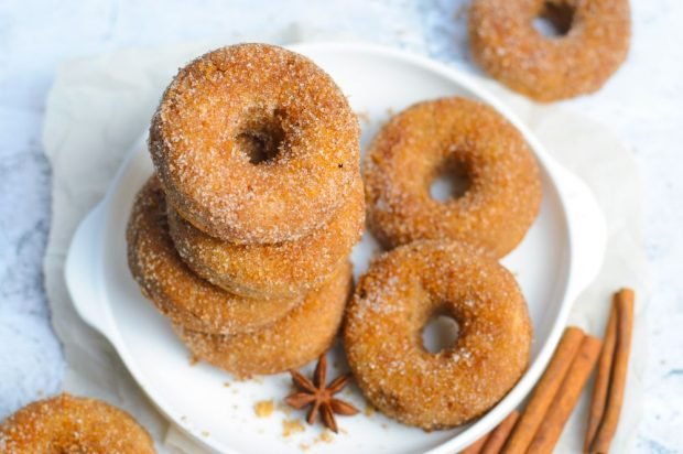 Baked donuts with pumpkin puree and cinnamon – a simple and delicious recipe, how to cook step by step