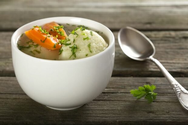 Soup with rice and cheese dumplings is a simple and delicious recipe, how to cook step by step