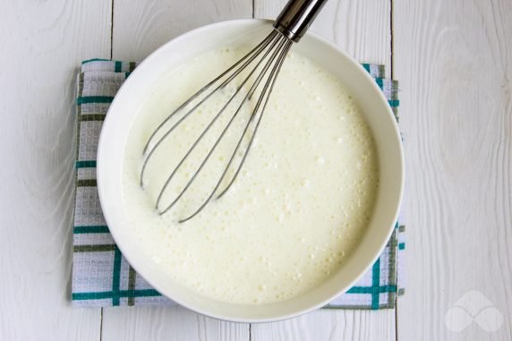 Sour milk pancakes: photo of recipe preparation, step 2