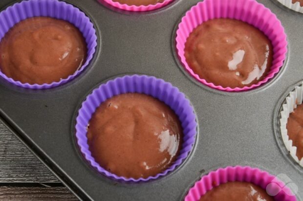 Chocolate muffins: photo of recipe preparation, step 5