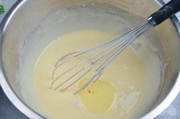 Pancakes with coconut milk: photo of recipe preparation, step 3