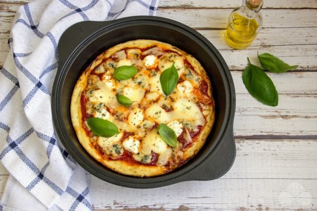 Cheese pizza in a frying pan – a simple and delicious recipe with photos (step by step) Cheese pizza in a frying pan – a simple and delicious recipe with photos (step by step)