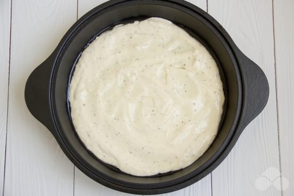 Cheese pizza in a frying pan: photo of recipe preparation, step 1 Cheese pizza in a frying pan: photo of recipe preparation, step 1
