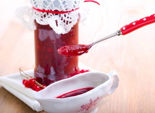 Red currant meat sauce for winter is a simple and delicious recipe, how to cook step by step