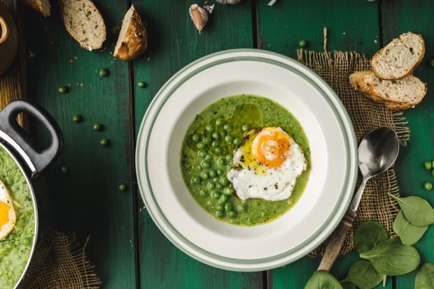 Pea soup with spinach and basil – a simple and delicious recipe, how to cook step by step