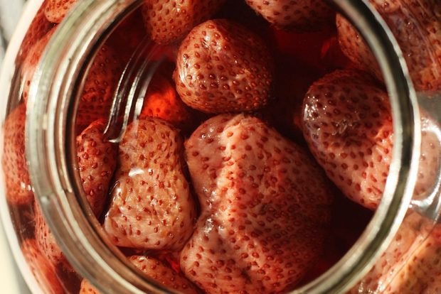 Sweet strawberry compote for winter is a simple and delicious recipe, how to cook step by step