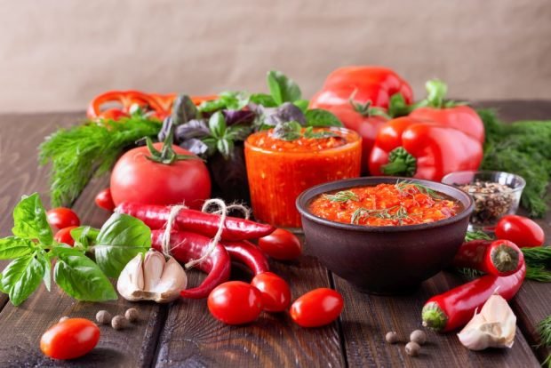 Ivar sauce with tomatoes for winter – a simple and delicious recipe, how to cook step by step