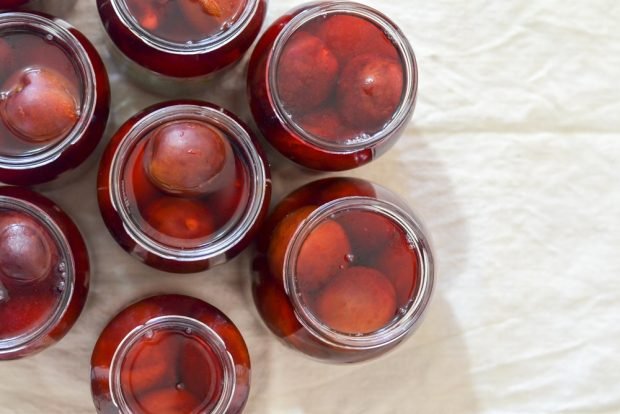 Compote for winter from a whole plum – a simple and delicious recipe, how to cook step by step