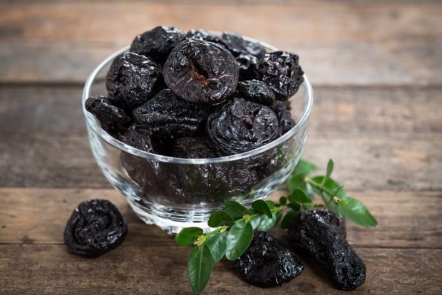 Prunes in the oven for the winter is a simple and delicious recipe how to cook step by step