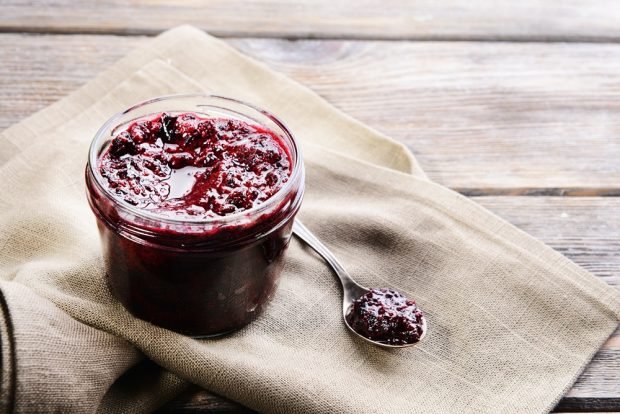 Currant jam is a simple and delicious recipe, how to cook step by step