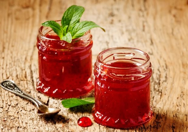 Frozen strawberry jam is a simple and delicious recipe, how to cook step by step