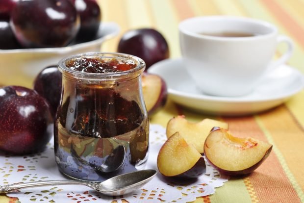 Plum jam with nuts – a simple and delicious recipe, how to cook step by step