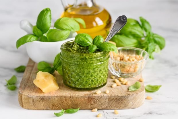 Basil pesto for winter – a simple and delicious recipe, how to cook step by step