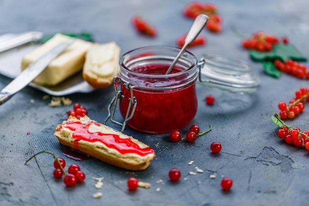 Red currant jam with jelly is a simple and delicious recipe, how to cook step by step