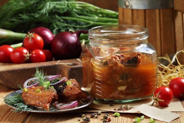 Salad with herring and tomatoes for winter – a simple and delicious recipe, how to cook step by step